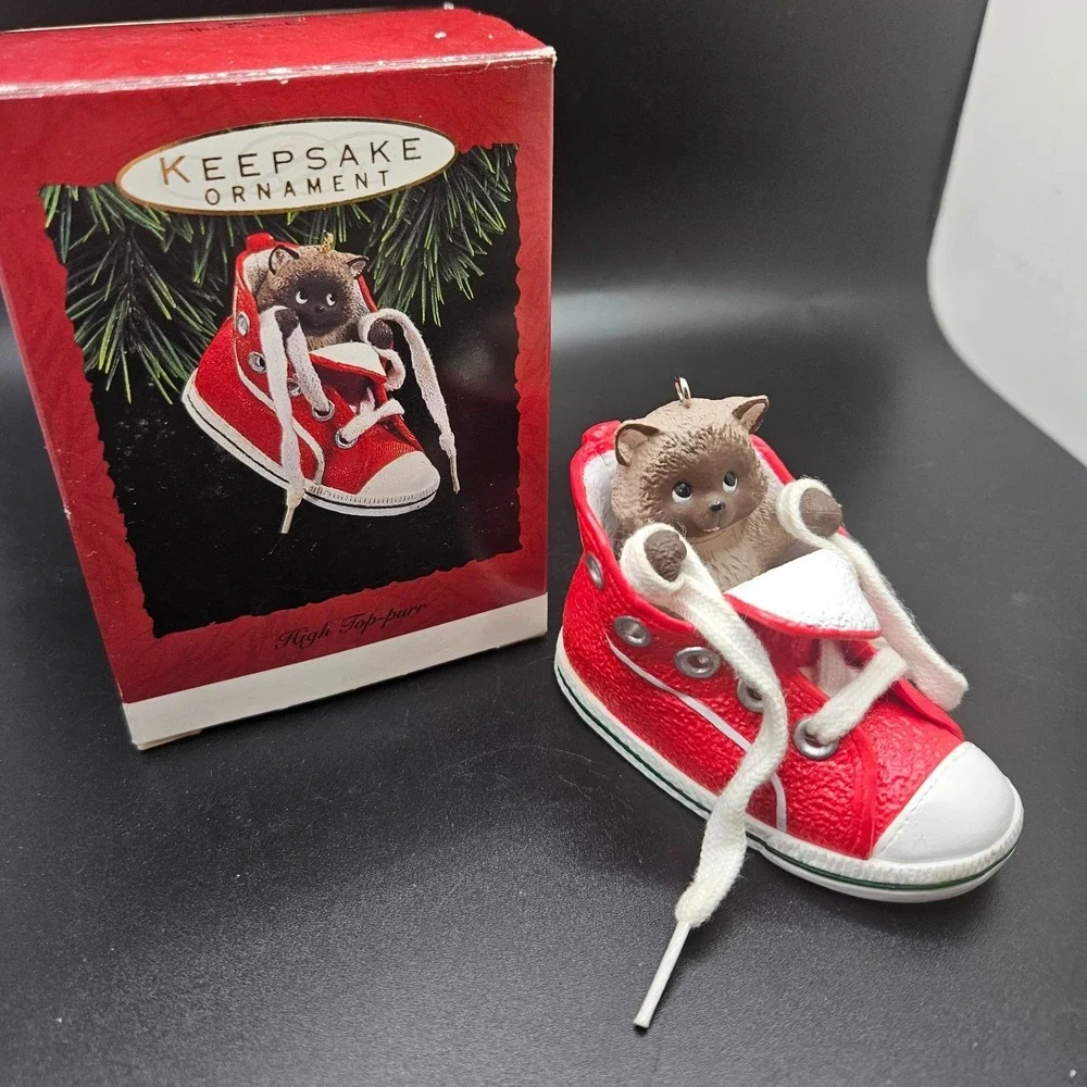 VTG Hallmark Keepsake High Top-purr 1993 Kitten Sneaker Christmas Ornament